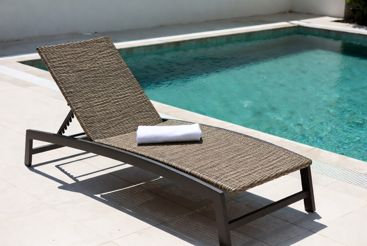 Pool Sun Lounger